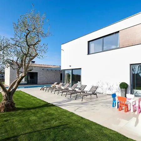 Villa Ansi By